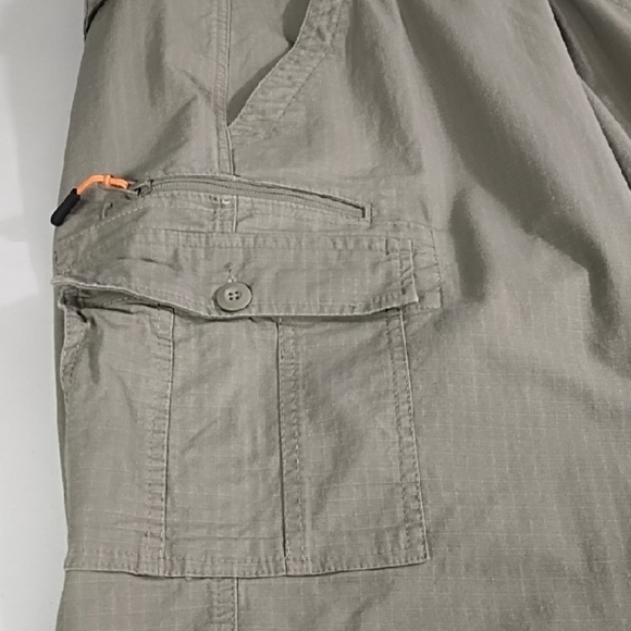 Khaki Green Outdoor Lifestyle Cargo Shorts Lightweight Stretch - Picture 3 of 12